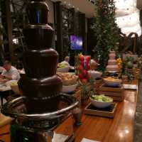 嘩！原來荃灣有間咁有水準嘅自助餐<Cafe Circle滋味蟹饌自助餐 >