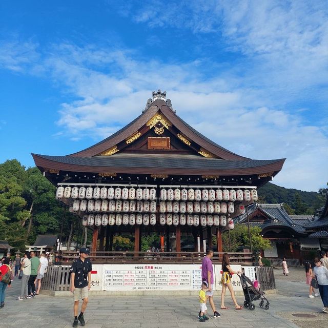 Japan Travels: Yasaka Shrine & Maruyama Park