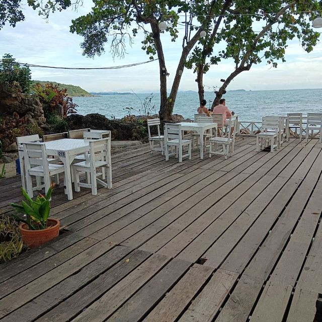 ที่พักนอนฟังเสียงคลื่น ที่พักนอนฟังเสียงคลื่น