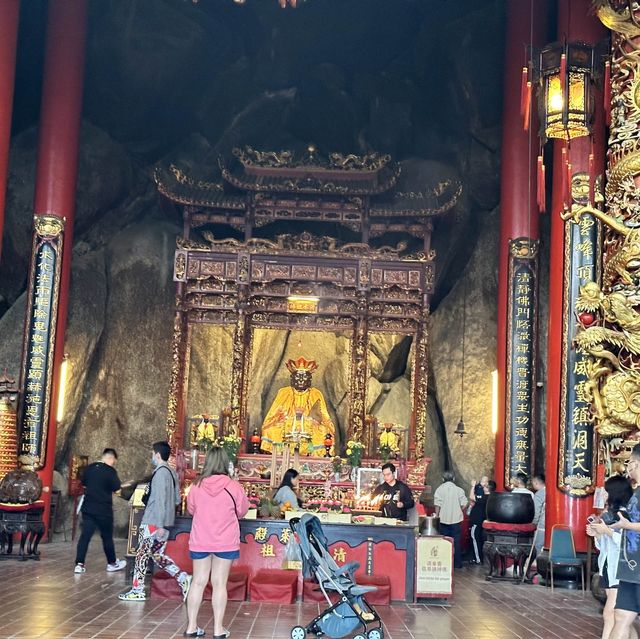 Tranquility & Calmness @ Chin Swee Temple