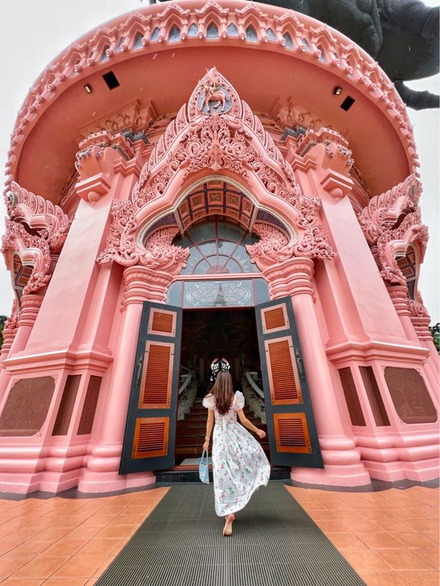 Stunning pink museum in Bangkok 💗💗
