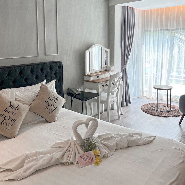 Siam Beach Resort HuaHin - ที่พักดีไซน์เก๋ติดทะเล