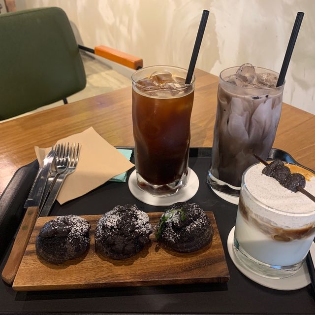 돌을 컨셉으로 카페를 꾸민, 정촌 카페돌석