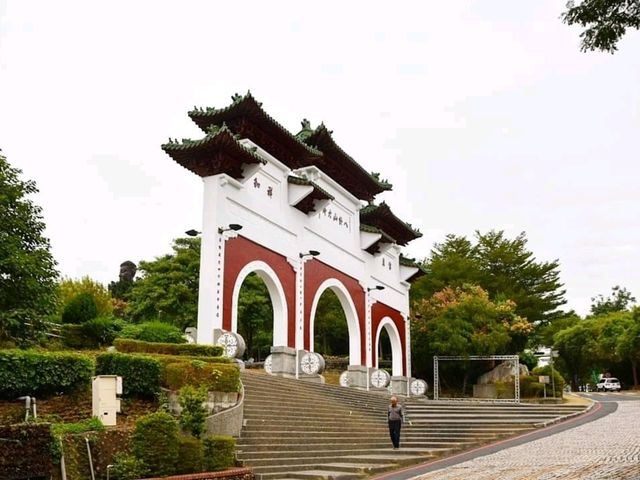 장화 시내를 인자하게 바라보는 팔괘산대불 八卦山大佛