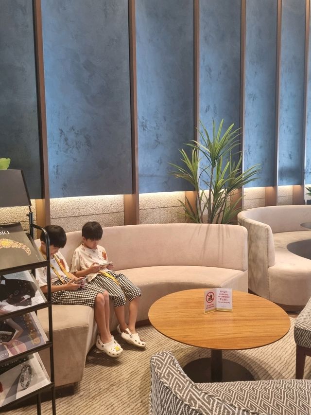 여유롭고 한적한 마리나베이 서울 로비 &  체크인 라운지