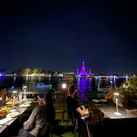 Amazing restaurant with grand palace view 