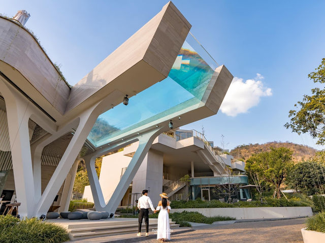 รร สระว่ายน้ำโปร่งใสลอยฟ้าใหญ่ที่สุดในไทย