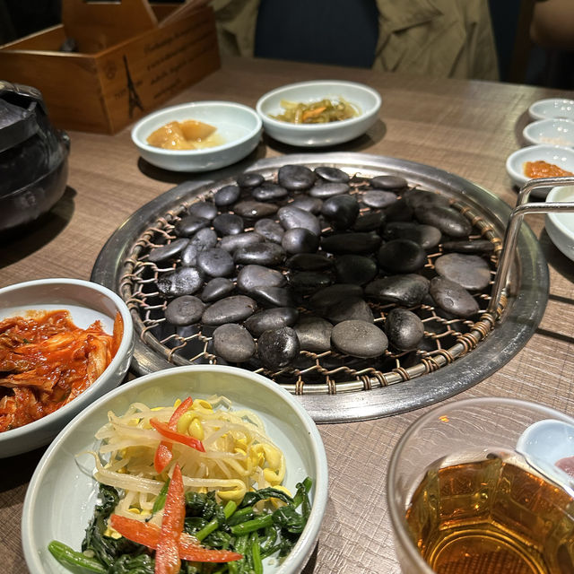旺角帝京酒店附近柞木炭家熱石海鮮拼盤