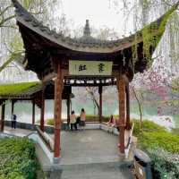 Jihong Bridge: Nature's Rainbow Gateway