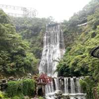 【臺北景點】滿月圓瀑布：壯麗水簾