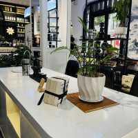 Trung Nguyên Legend: A Tranquil Oasis in the Heart of Saigon