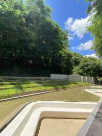 รีวอตท่ามกลางหุบเขาใกล้สวนน้ำ
