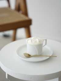 下関の海沿いにある淡色カフェROY