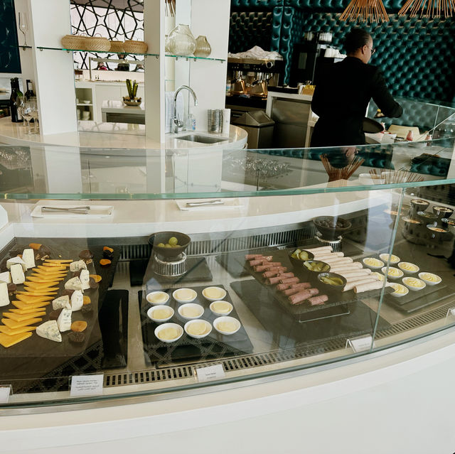 Indulgence at Lounge Paris-Charles de Gaulle Airport