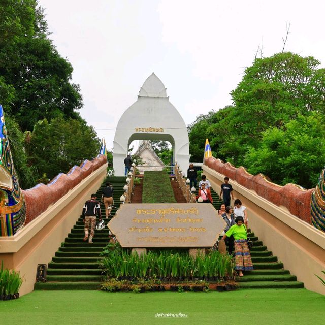 พระธาตุศรีสองรัก สิ่งศักดิ์สิทธิ์สองฝั่งโขง