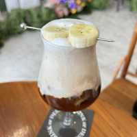 THREE DOLLARS Flowers & Cafe คาเฟ่สายหวาน