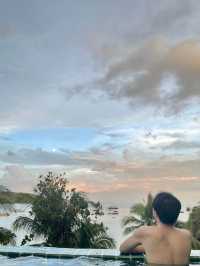 Phi Phi Clift Beach Resort (At krabi)