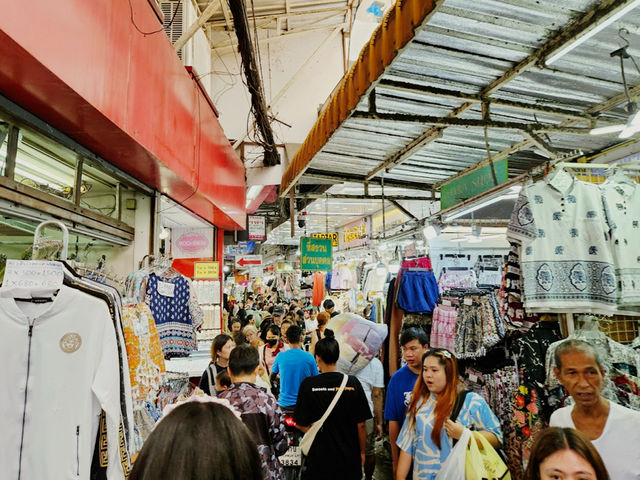 Pratunam Market 
