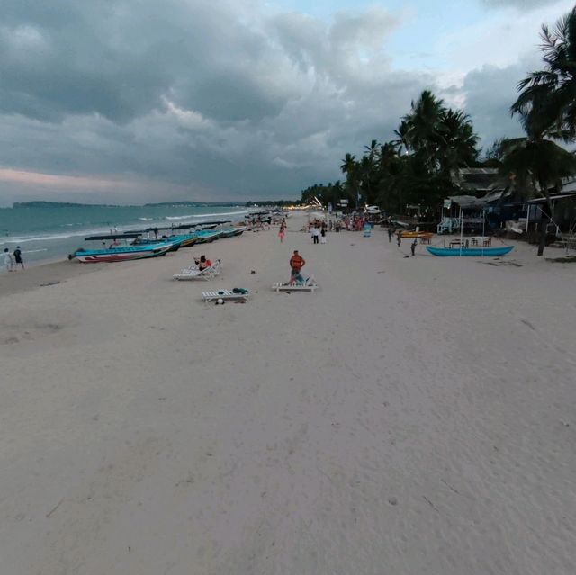 Trincomalee in Sri Lanka is a must if you like the bea h