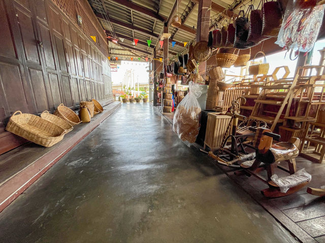 ตลาดน้ำบางน้อย สมุทรสงคราม