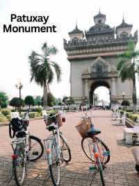 ไปปั่นจักรยานกันที่ Patuxay Monument