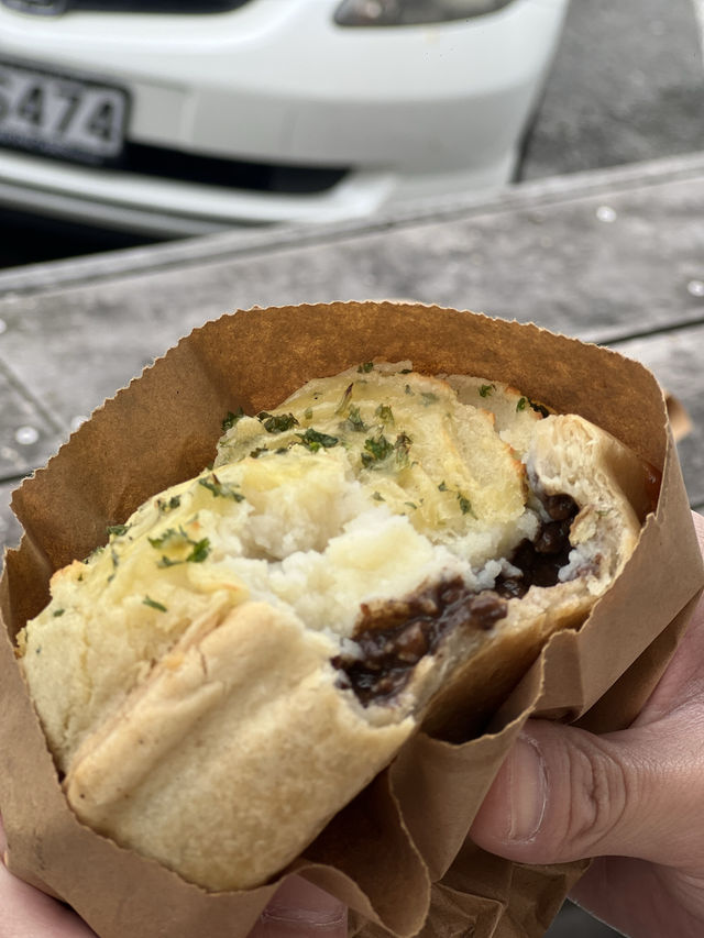 紐西蘭南島 73公路經過必吃！World Famous Sheffield Pies - Sheffield store