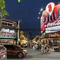 ถนนบรรทัดทอง ถนนแห่งของกิน