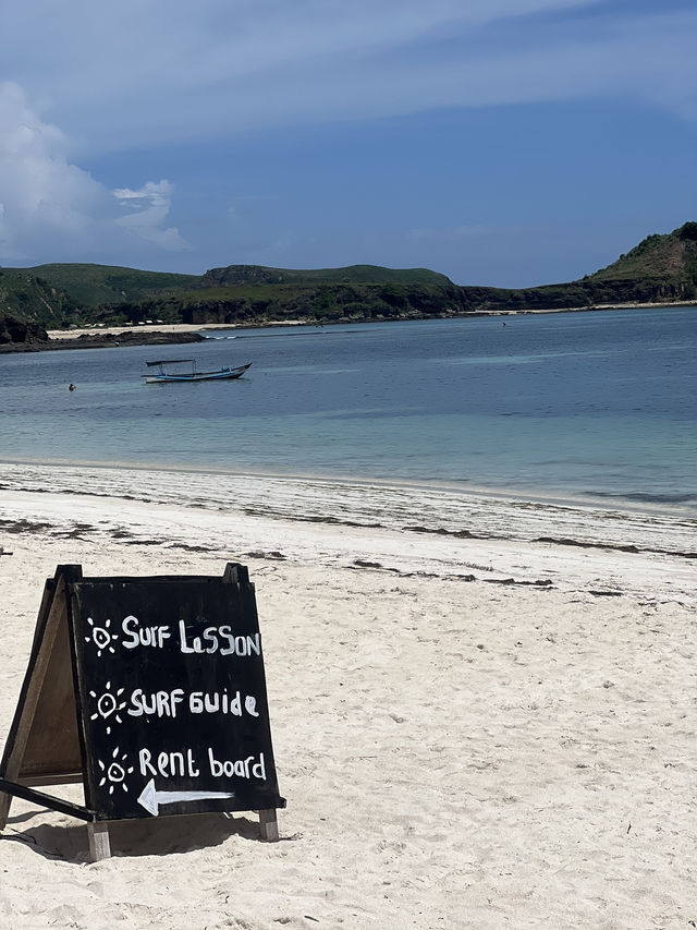 Surfing in South Lombok, Indonesia 🏄🏼‍♀️🌊🇮🇩