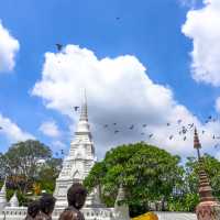 เที่ยวชมความงามและนมัสการรอยพระพุทธบาท