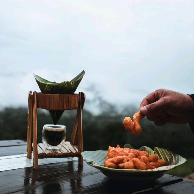 ลานกางเต็นท์วิวเมืองด่านซ้าย ไร่ช่างอุ้ม จ.เลย