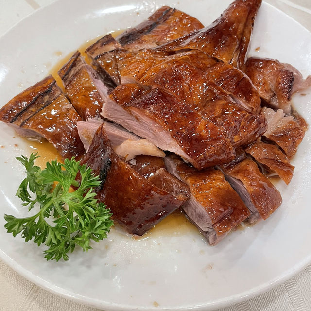 酒樓有很多抵食孖寶