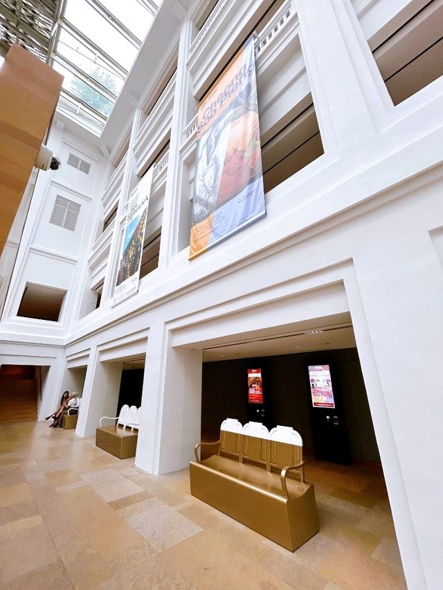 European Architectural Influence in City Hall Singapore