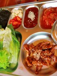 ร้านส้มตำยำแซบ ศาลาไทย พัทยา (ซอย นาจอมเทียน20)