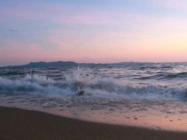 ชมพระอาทิตย์ตกที่หาดจอมเทียน