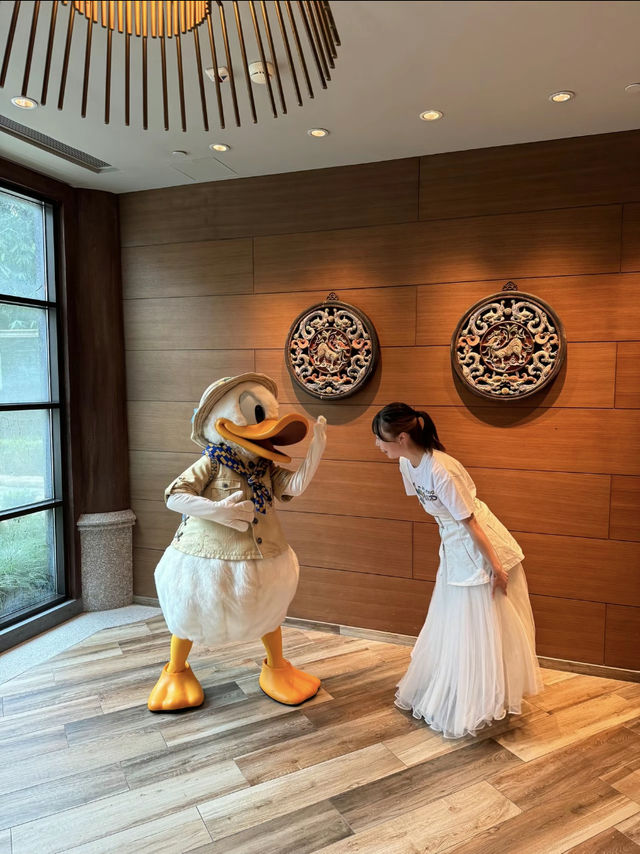 【2ショット確約✨】ディズニーの朝食でドナルドに会えたの最高すぎる話！！