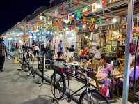“ตลาดนัดรถไฟศรีนครินทร์” ตลาดวินเทจกลางคืน