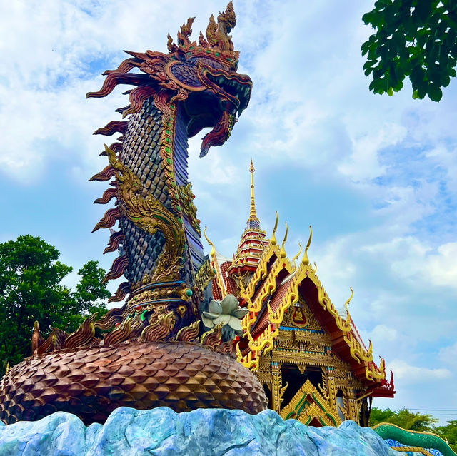 ลอดโบสถ์เสริมดวงที่วัดนาคปรก