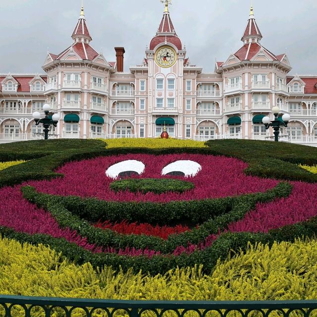 Pamper your wife as a princess and visit Paris DisneyLand