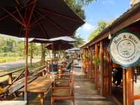  คาเฟ่บรรยากาศอบอุ่นสไตล์ไม้