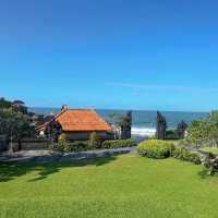 Ocean’s Embrace: A Visit to Bali’s Iconic Tanah Lot Temple 