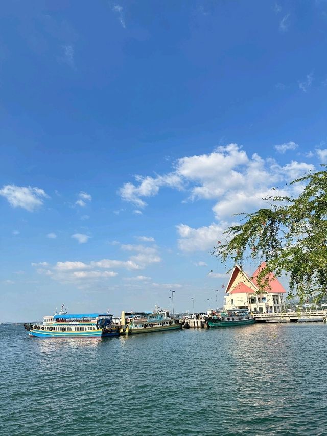 สะพานลอยน้ำ เกาะลอย