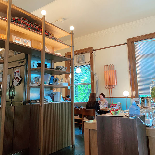 大阪古蹟內的北歐cafe！中之島圖書館Smørrebrød Kitchen