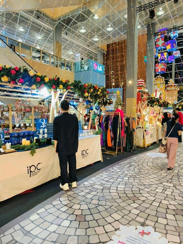 Christmas Magic at IPC Shopping Centre: A Solo Traveler's Dream