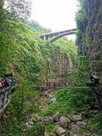 雲龍地縫，恩施奇特的峽谷地縫和暗流地貌
