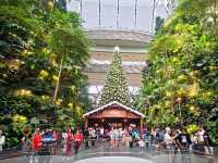 A Christmas vibe at Changi Jewel