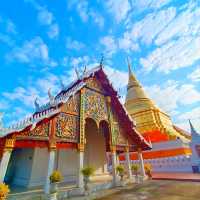 ไหว้พระธาตุ กราบพระนอน วัดพระเเก้วดอนเต้า