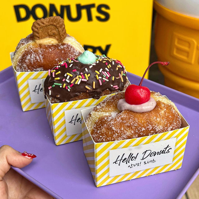 Cute donuts shop in Shin-Okubo🍩