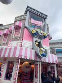 Fun family moment at Universal Studio Japan 