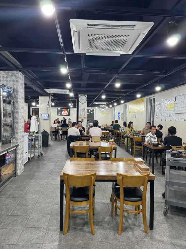 【済州旅行】水槽から引き上げたばかりの新鮮なイカ造りを堪能🦑