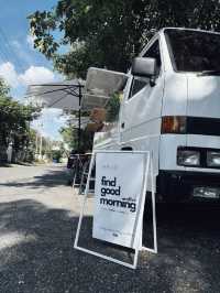 ร้านกาแฟในรถตู้ชิคๆ เท่ๆ ที่ฉะเชิงเทรา